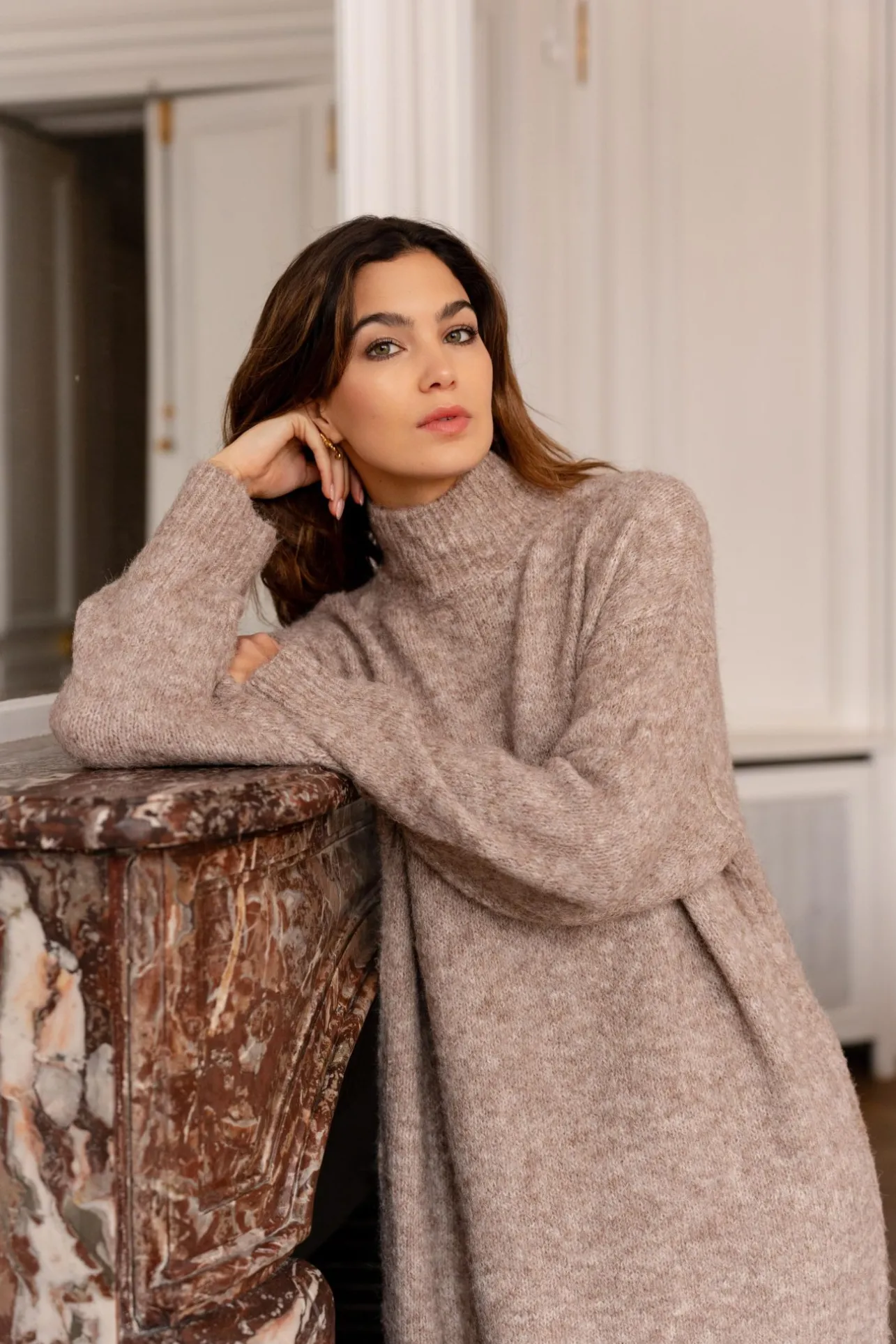 robepullnerinataupe_7-1.webp Sahomashop Robes & Combinaisons<RobepullNerina taupe